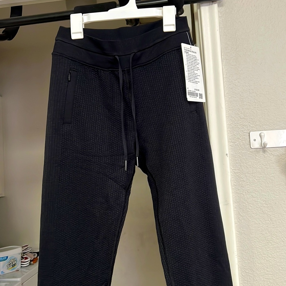 Lululemon engineered warmth joggers sz 4